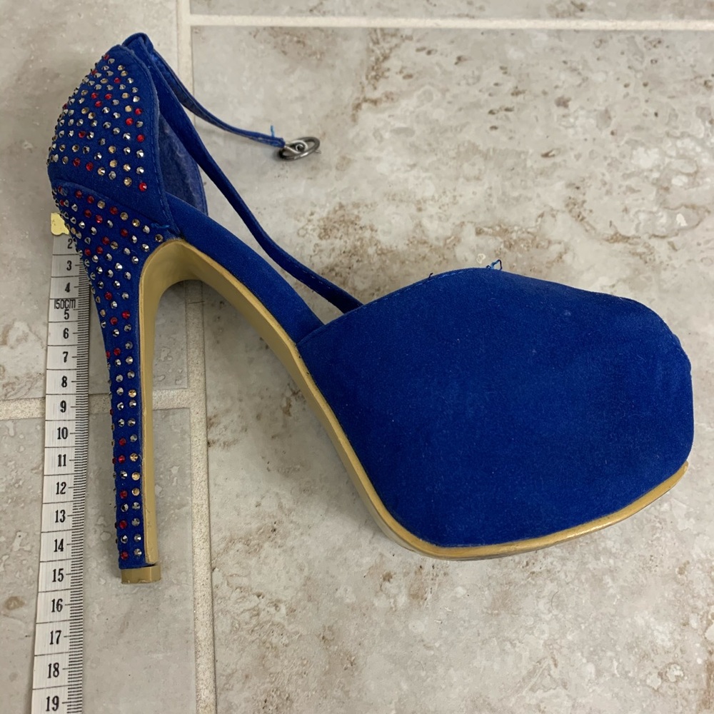 Blue platforms! - Picture 3 of 5